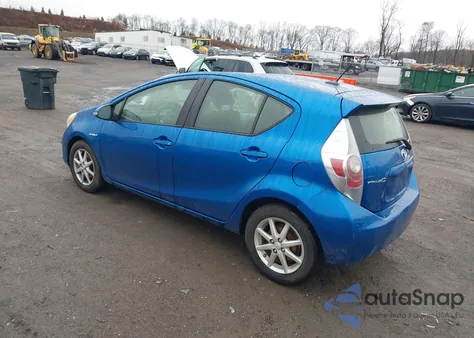 2013 Toyota Prius C Three from USA, damaged, VIN JTDKDTB31D1035975